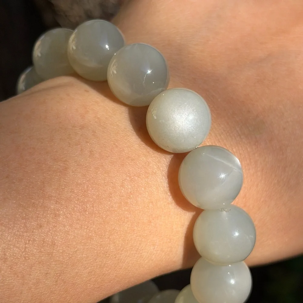 14.5mm‎ stretchable high quality flashy silver moonstone bracelet 0610